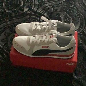 Brand New Puma shoes, Size 11, gray & white